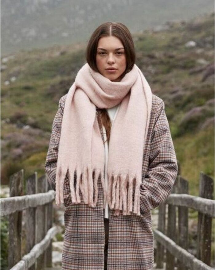 Fluffy Scarf Thumbnail